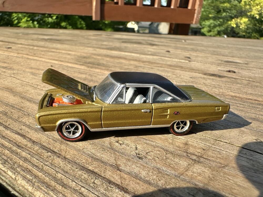 LOOSE Greenlight 1:64 MCG S&C S2 1967 Dodge HEMI Coronet R/T